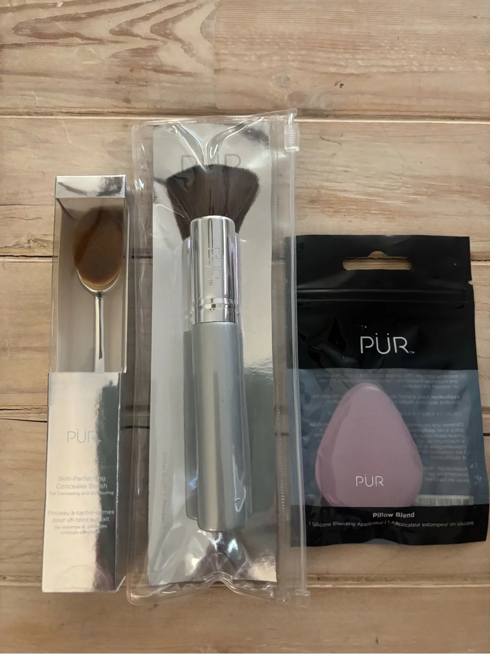 PÜR Makeup Brush Set with Pink Silicone Sponge and Silver Handles 531